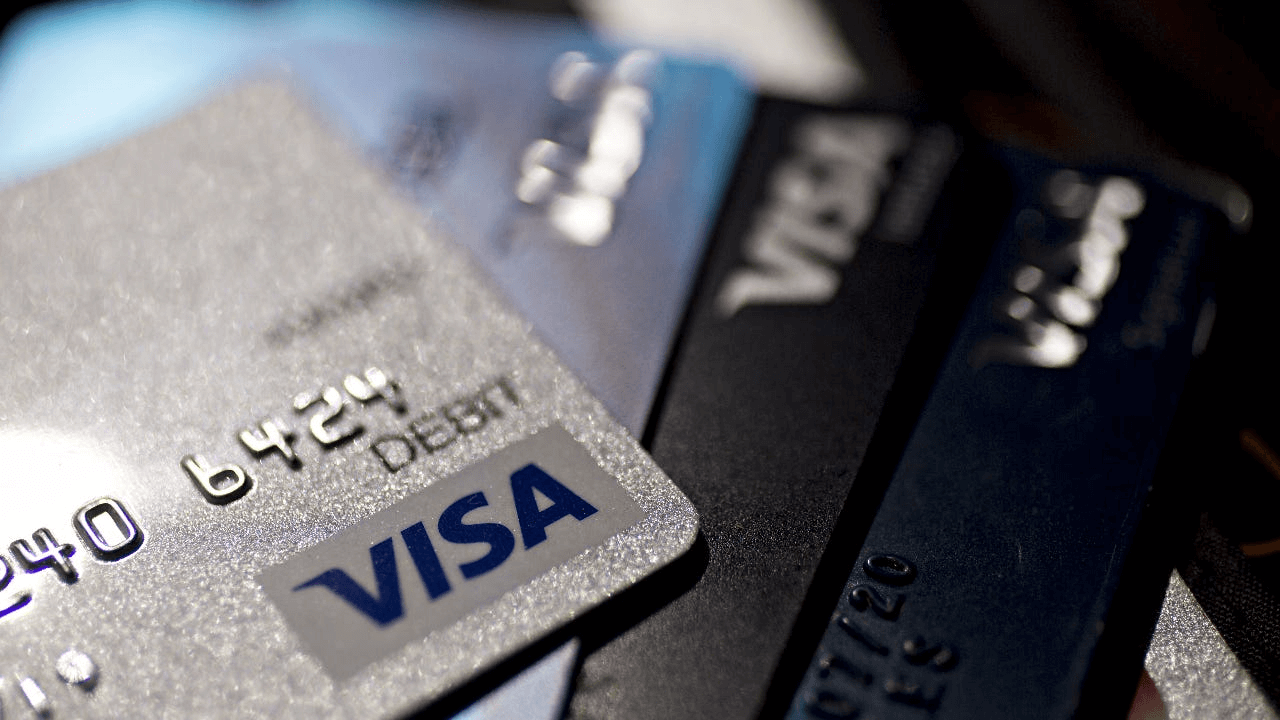 What are the differences between Visa cards and UnionPay cards?